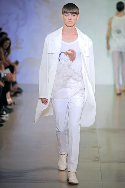 Look 7